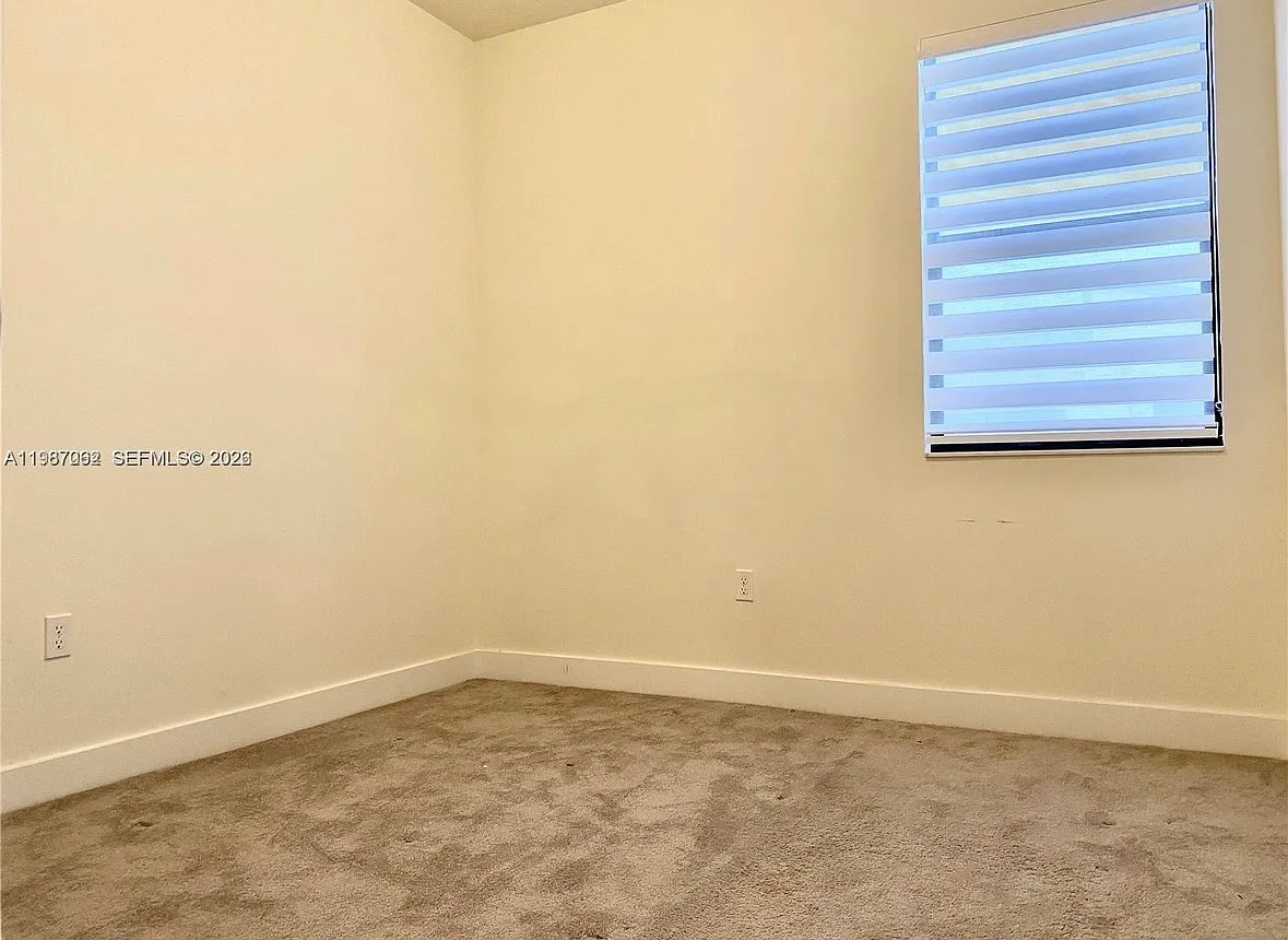 3 bed, 2.5 bath, 1425 sqft, $3,550 — Photo 4