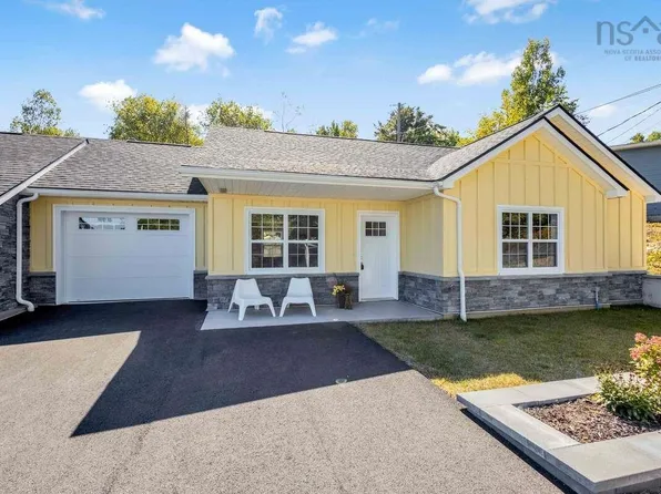 11 Lions Club Rd, Fox Pt, NS B0J 1T0