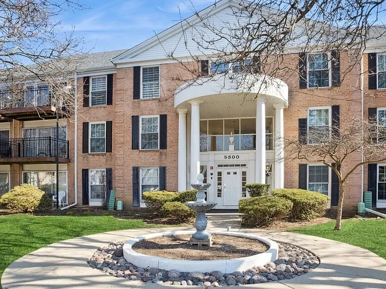 5200 Carriage Way Dr #1 — Photo 3