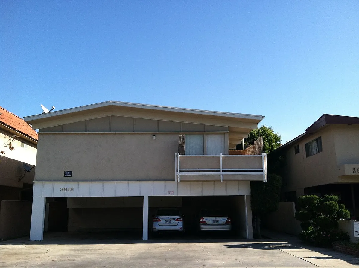 Building Photo - v3618