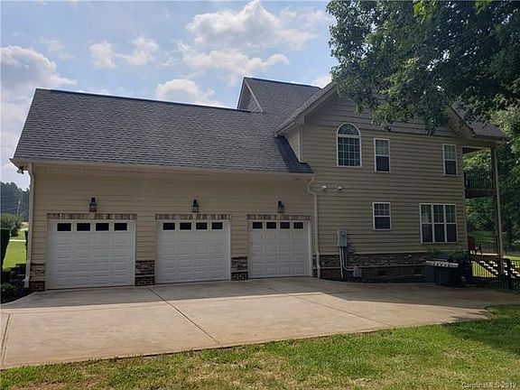 4th image of 133 Loray Ln