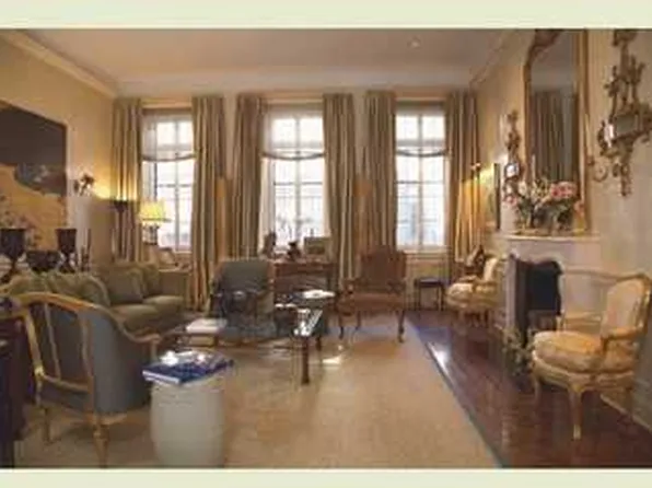 232 East 61st Street image 1 of 4