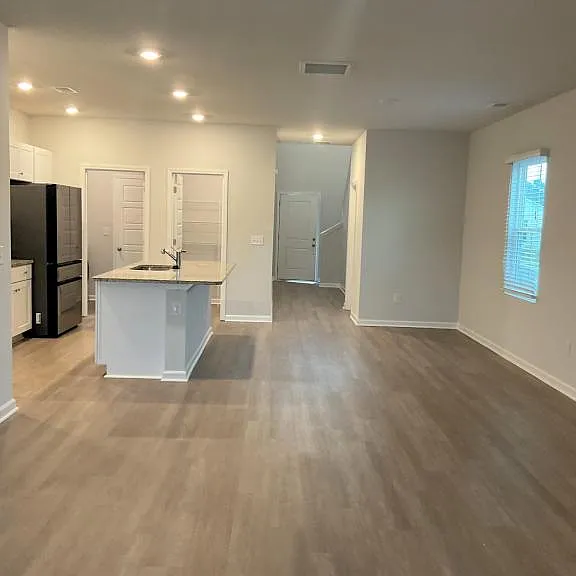 8147 Forest Edge Dr — Photo 4