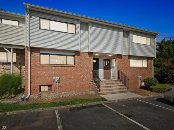 902 Merritt Dr #E, Hillsborough Twp., NJ 08844
