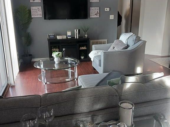 4th image of 147 Windsor Castle Dr APT F