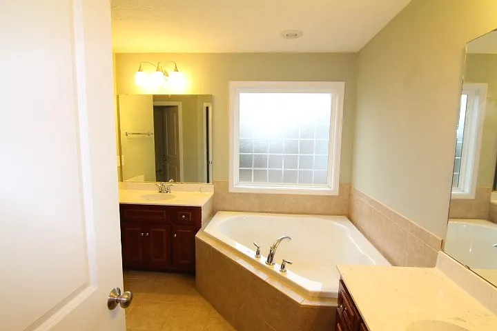 9032 Scottsdale Ct — Photo 14