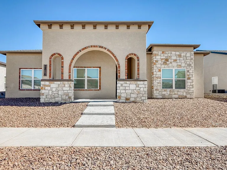 2816 Sammy Cervantes St — Photo 2