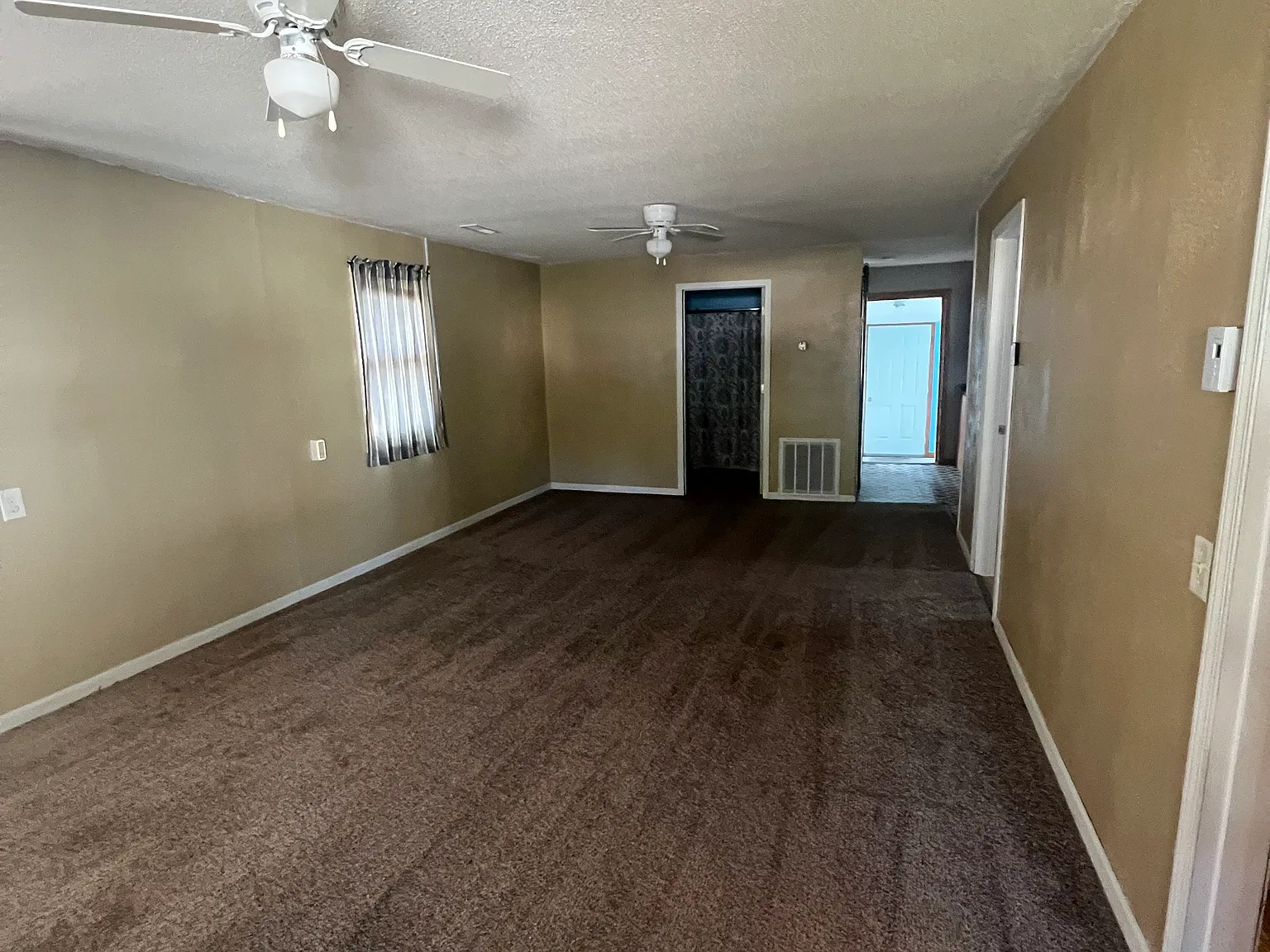 2 bed, 800 sqft, $1,000 — Photo 2
