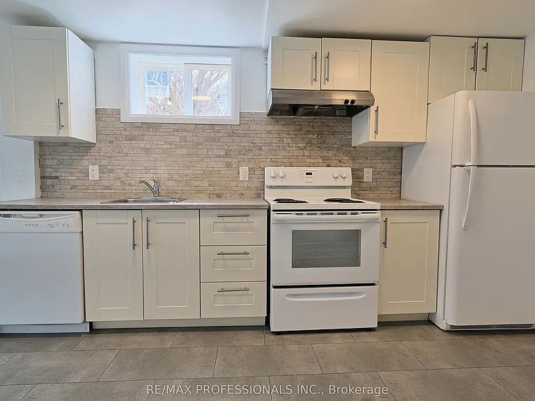 2688 Sherhill Dr #LOWER — Photo 10