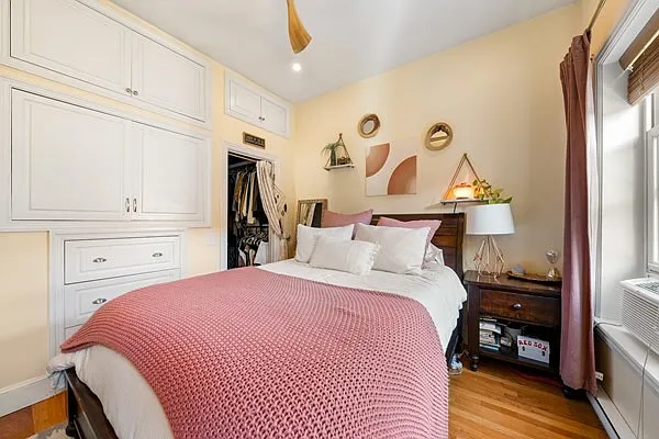 2 bed, 656 sqft, $4,100 — Photo 3