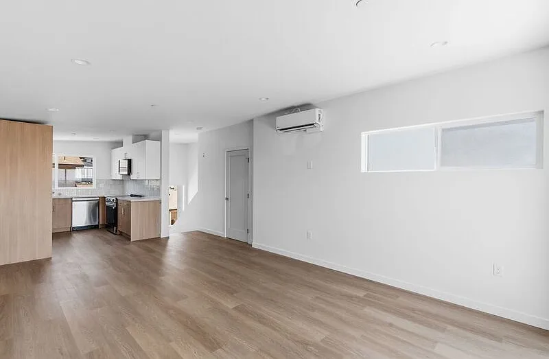 2 bed, 2.5 bath, 1092 sqft, $3,650 — Photo 3