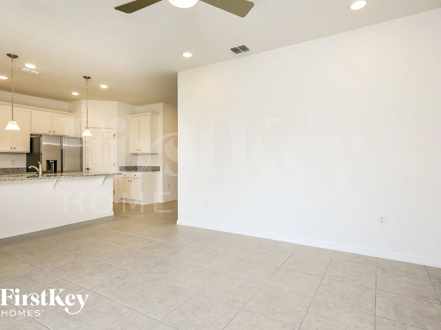 3 bed, 2.0 bath, 1589 sqft, $2,570 — Photo 3