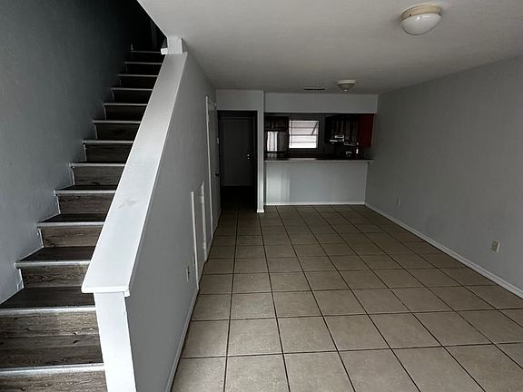 2nd image of 2520 SW 31st Pl #2528