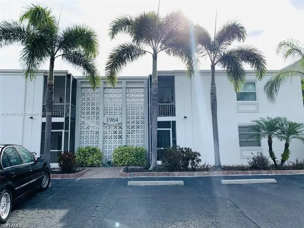 1964 Alamanda Dr APT 10, Naples, FL 34102