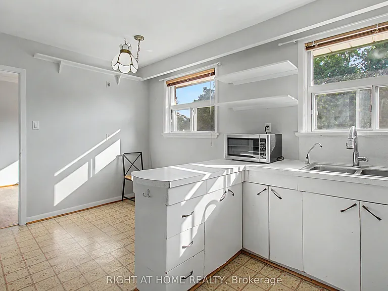 426 Seaton Dr #UPPER — Photo 9