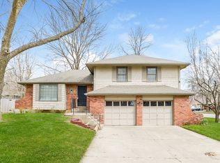 500 Hargis Ln, Belton, MO 64012