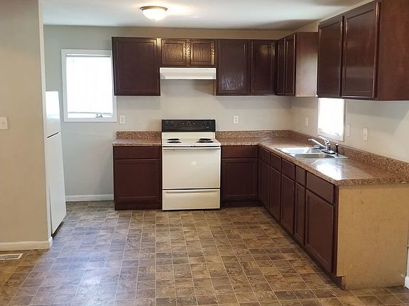 3rd image of 1609 S Irvington Ave