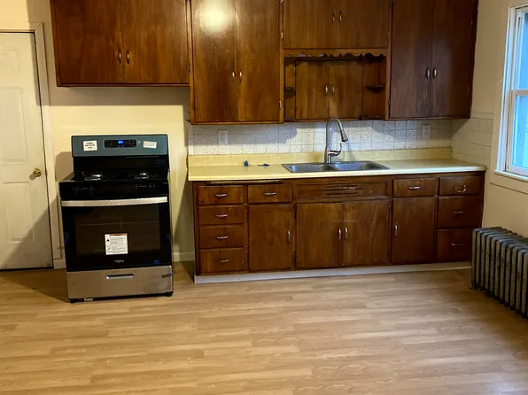 2690 S 10th St, Milwaukee, WI 53215