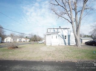 14 Lynette Dr, North Haven, CT 06473