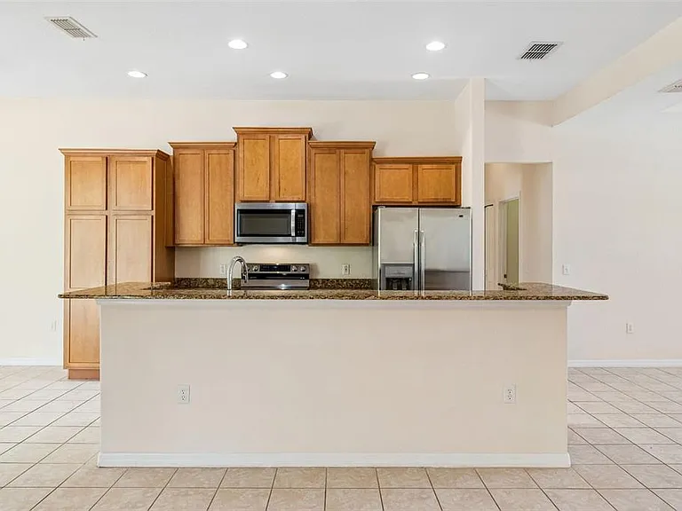 37 Greenpark Blvd — Photo 20