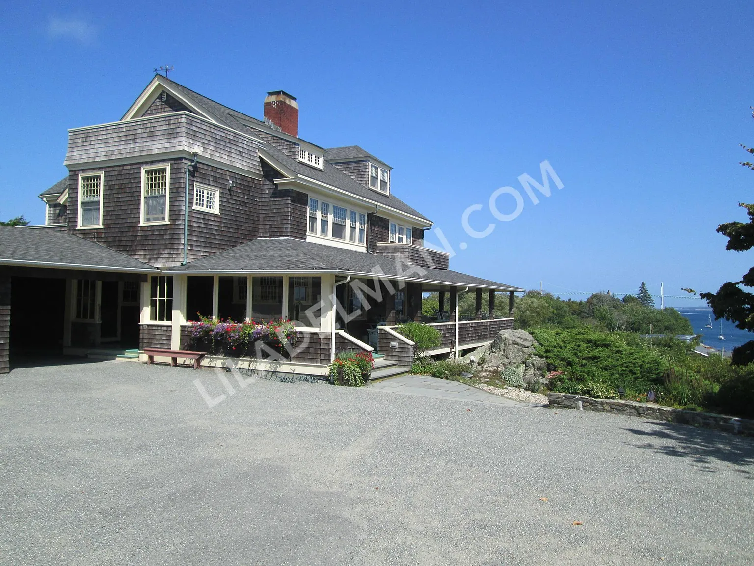4 bed, 2.5 bath, 3572 sqft, $4,000 — Photo 3