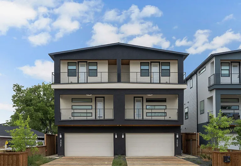2429 Vagas St — Photo 30