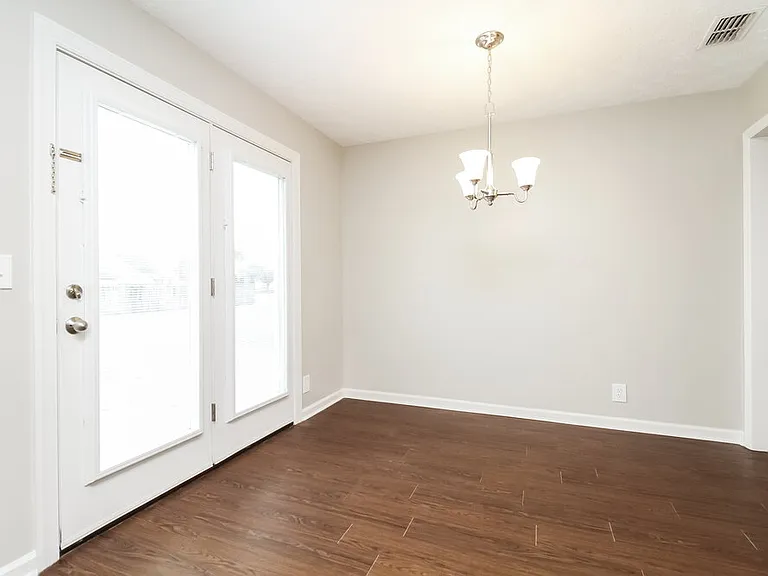 1606 Vista Ct — Photo 6
