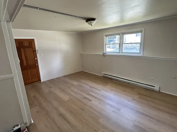 148 Charlton St #C, Southbridge, MA 01550