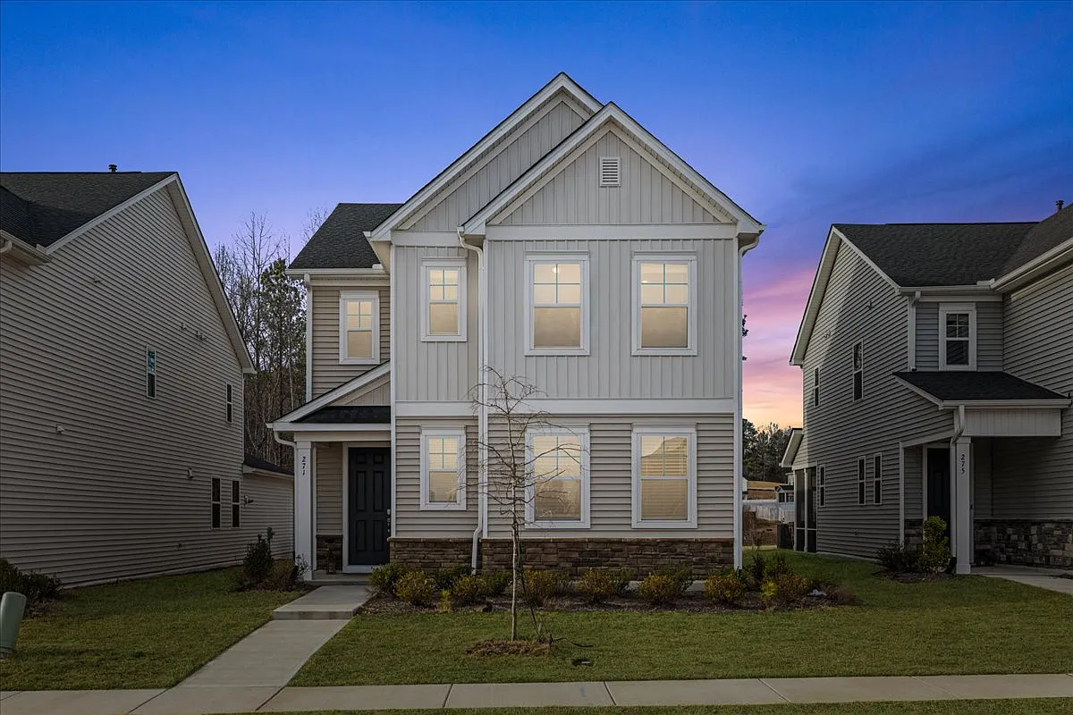 4 bed, 2.5 bath, 2465 sqft, $2,400 — Photo 1