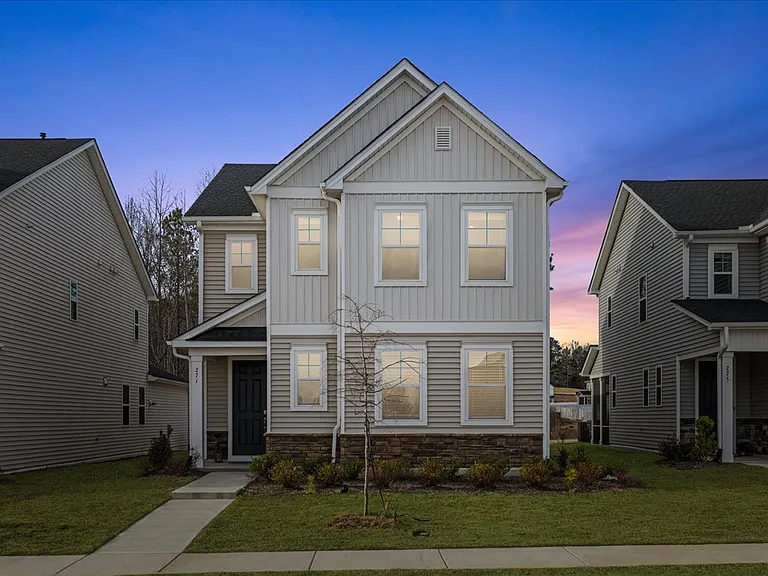 271 Edge Of Auburn Blvd — Photo 1