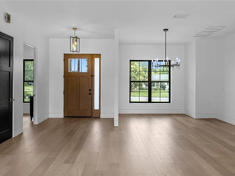 1814 Barker Dr — Photo 8