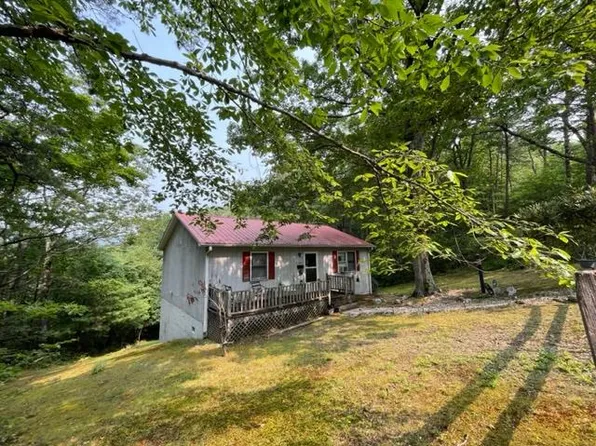 85 Pineburr Ln, Fancy Gap, VA 24328