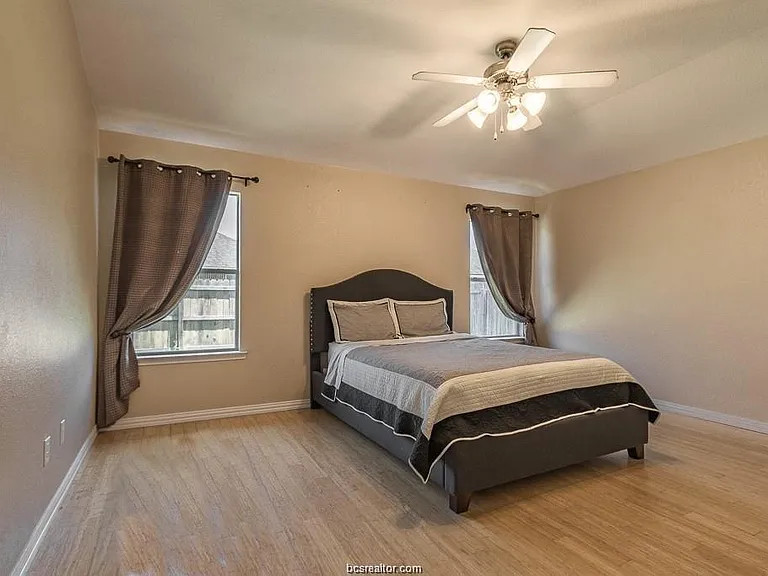 936 Whitewing Ln — Photo 13