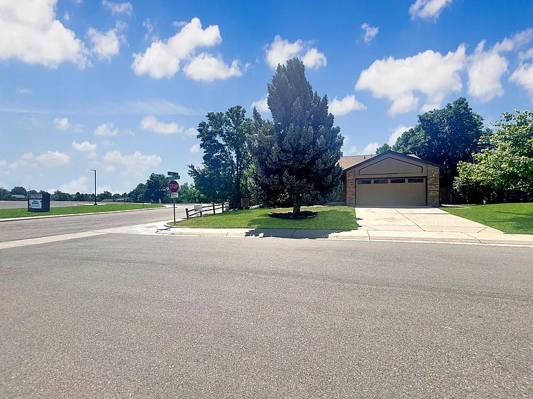 8059 S Johnson Ct — Photo 37