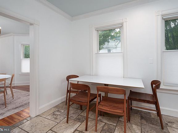 5th image of 41 Chestnut St