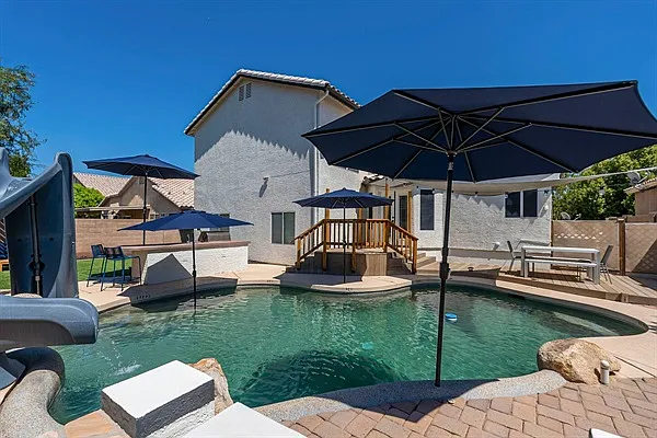 174 S Laguna Dr — Photo 41