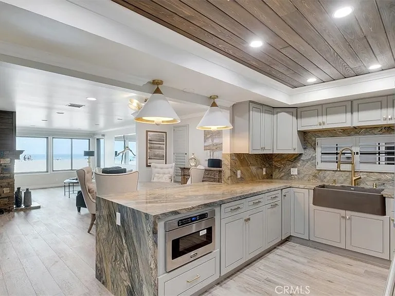 2808 W Oceanfront — Photo 7