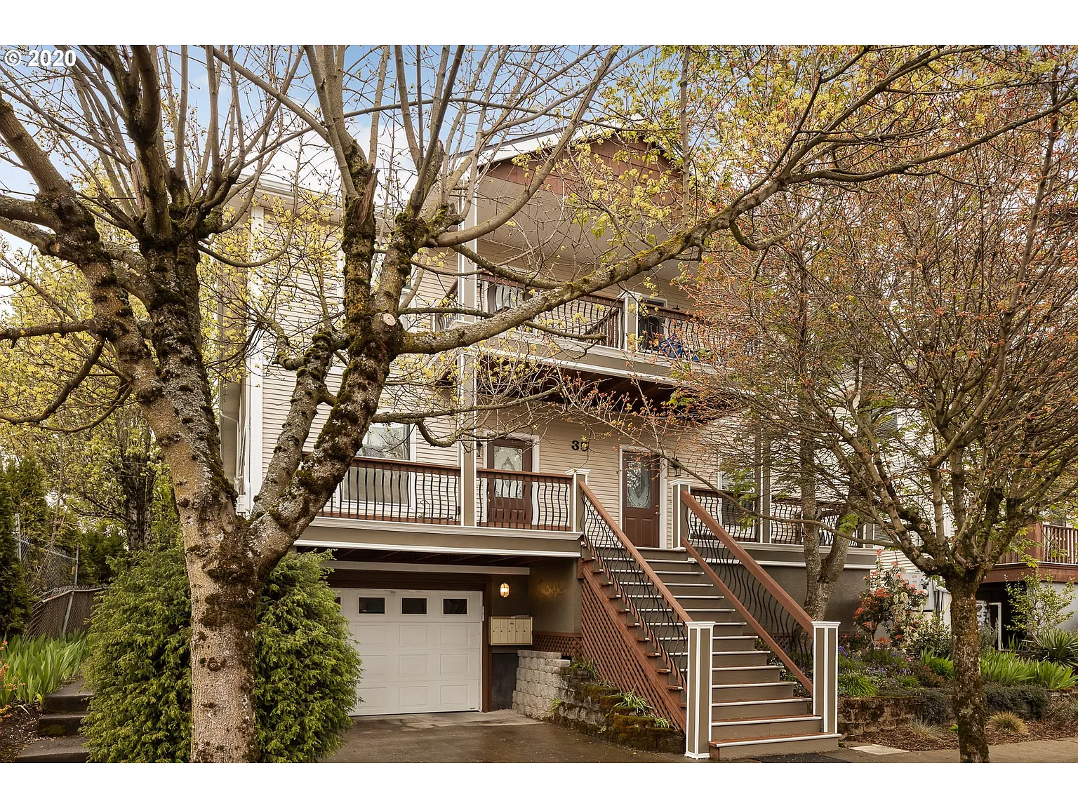 35 NE Tillamook St APT D photo 1