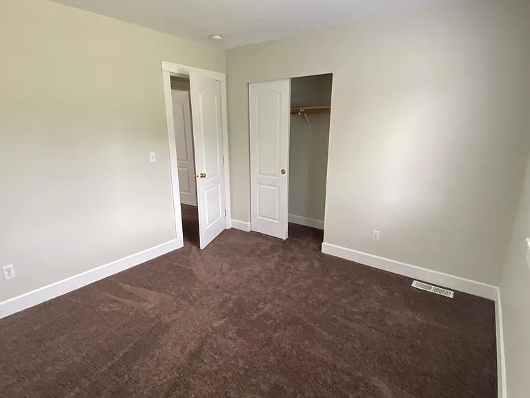 1834 Fort Ward Hill Rd NE — Photo 3