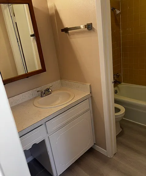 1800 Meadow Oak St — Photo 12