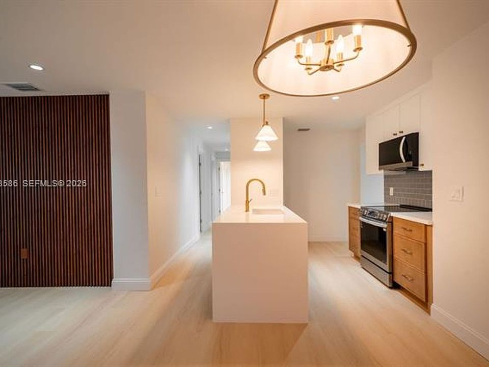 1st image of 1550 S Greenway Dr #0