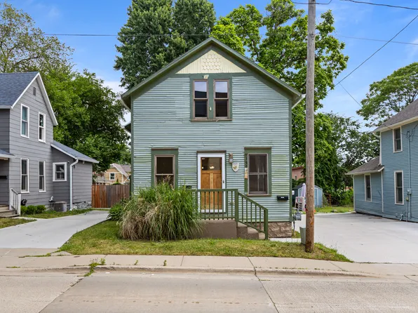 352 Calkins Ave SE, Grand Rapids, MI 49506