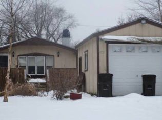 4921 Parkview Dr, Mccullom Lake, IL 60050