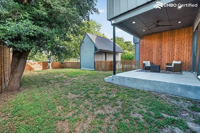 Austin Furnished Condo in Highland — Photo 2