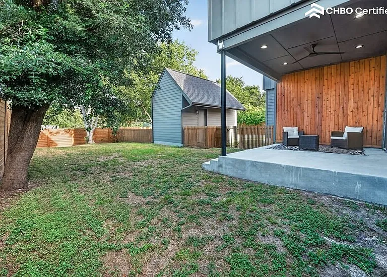 6620 Isabelle Dr #A — Photo 2