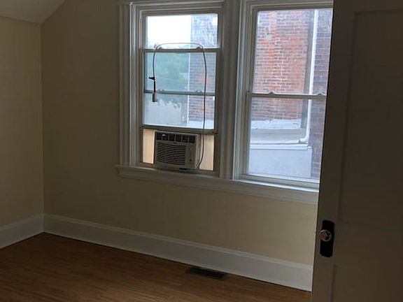5th image of 1040 Ann St #F2