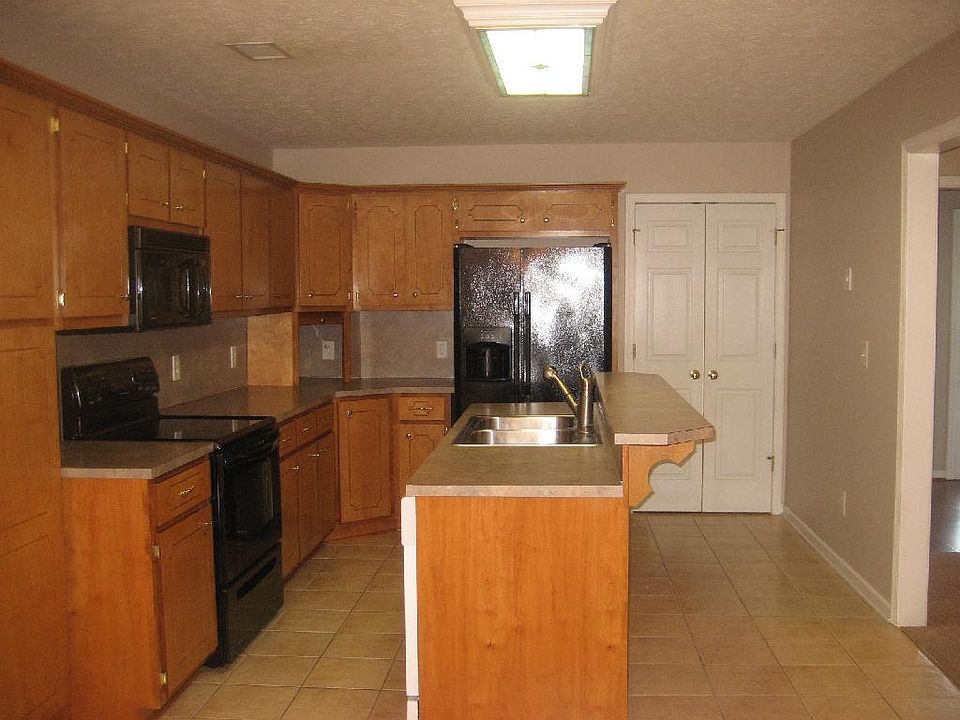 2nd image of 181 Lee Road 2006