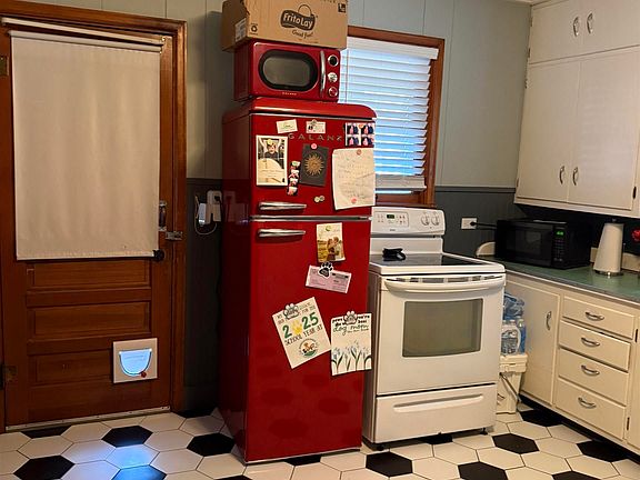 3rd image of 520 N Pruett St