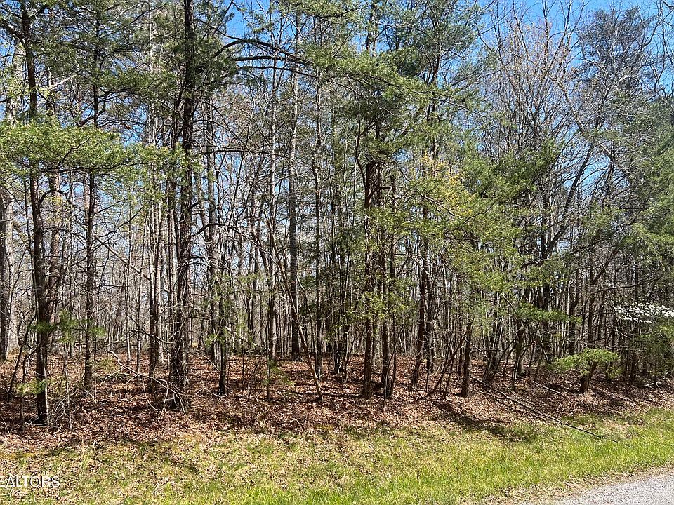1st image of Creek Dr