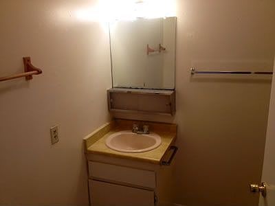 4th image of 3512 Eastern Ave SE